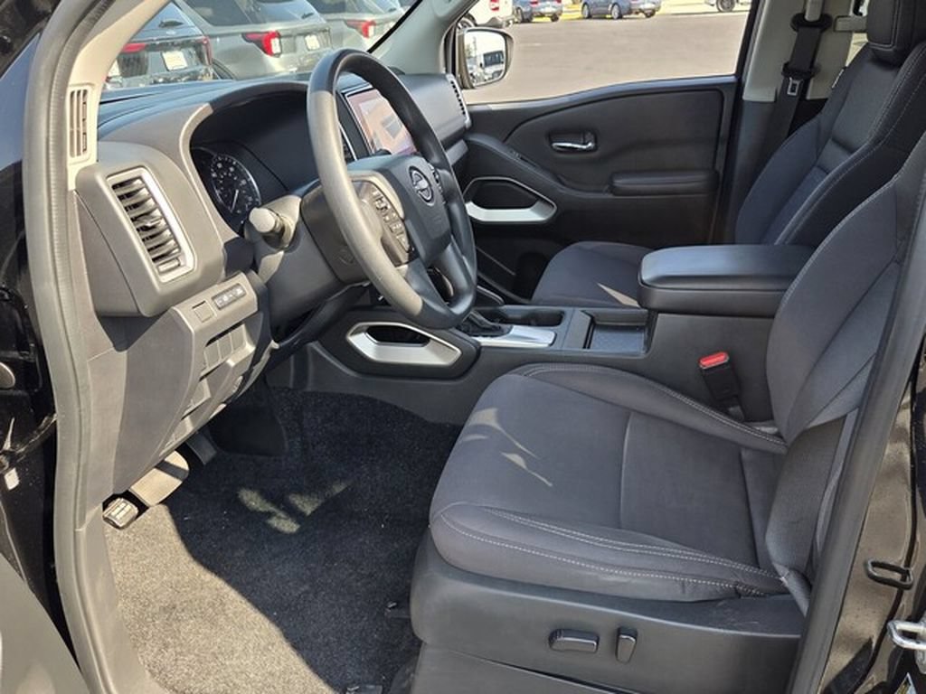 Used 2023 Nissan Frontier SV w/ Technology Package RWD image 14