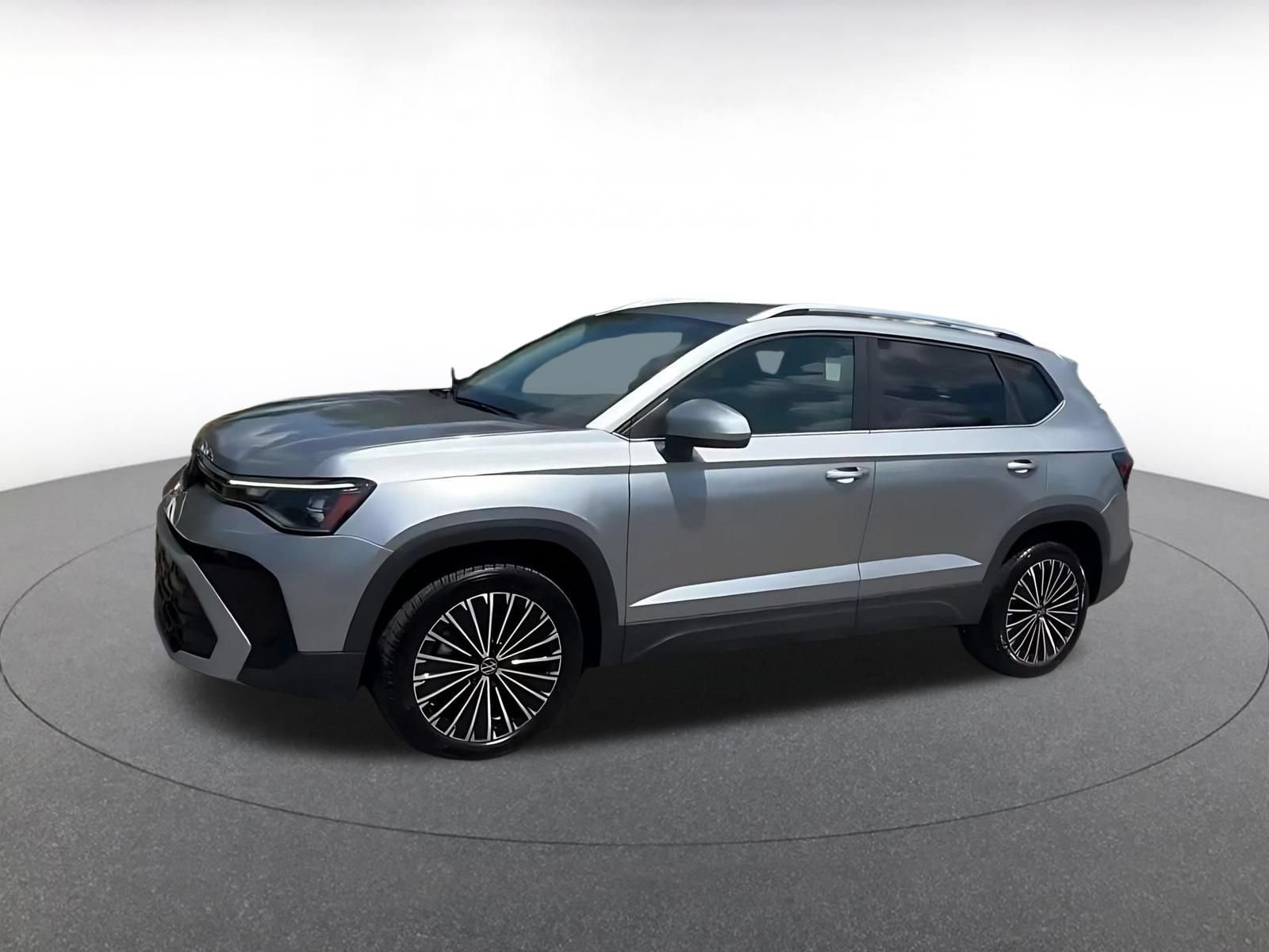 Used 2025 Volkswagen Taos SE FWD image 8