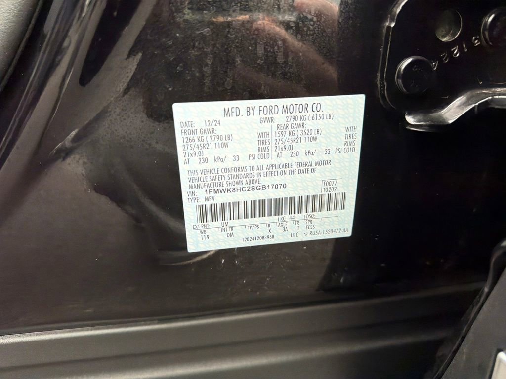 Used 2025 Ford Explorer Platinum w/ Ultimate Package image 27