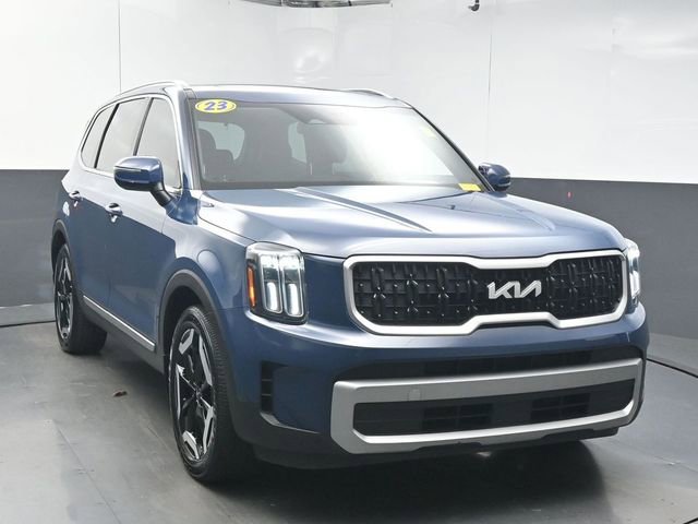 Used 2023 Kia Telluride EX image 2