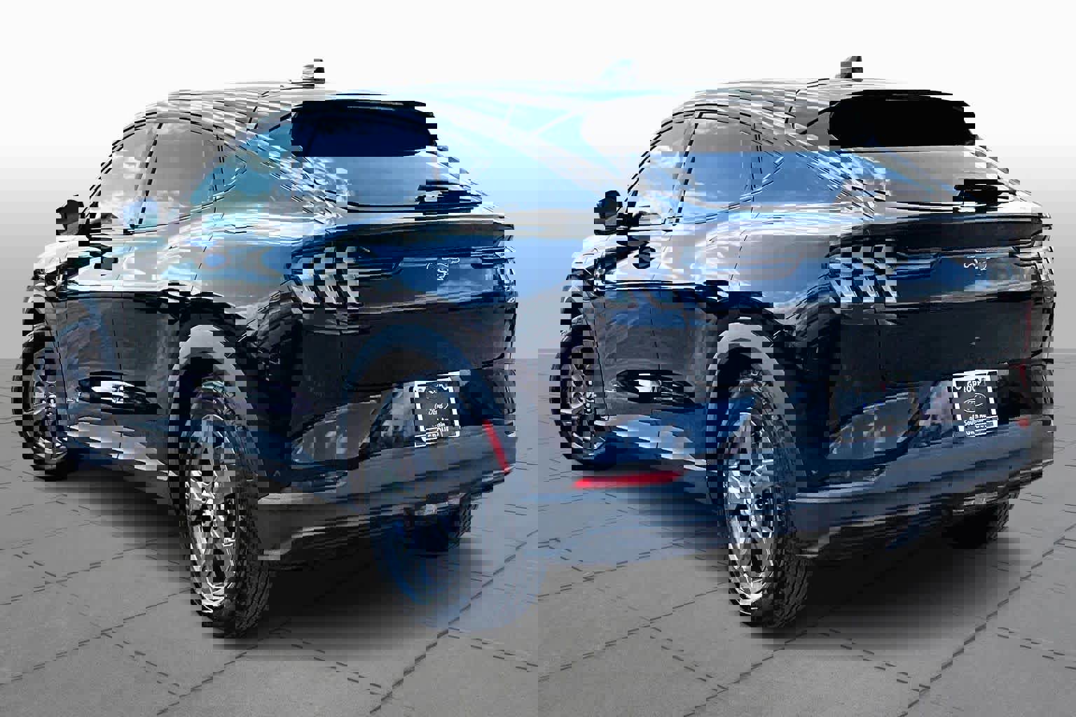 Used 2023 Ford Mustang Mach-E Select image 11