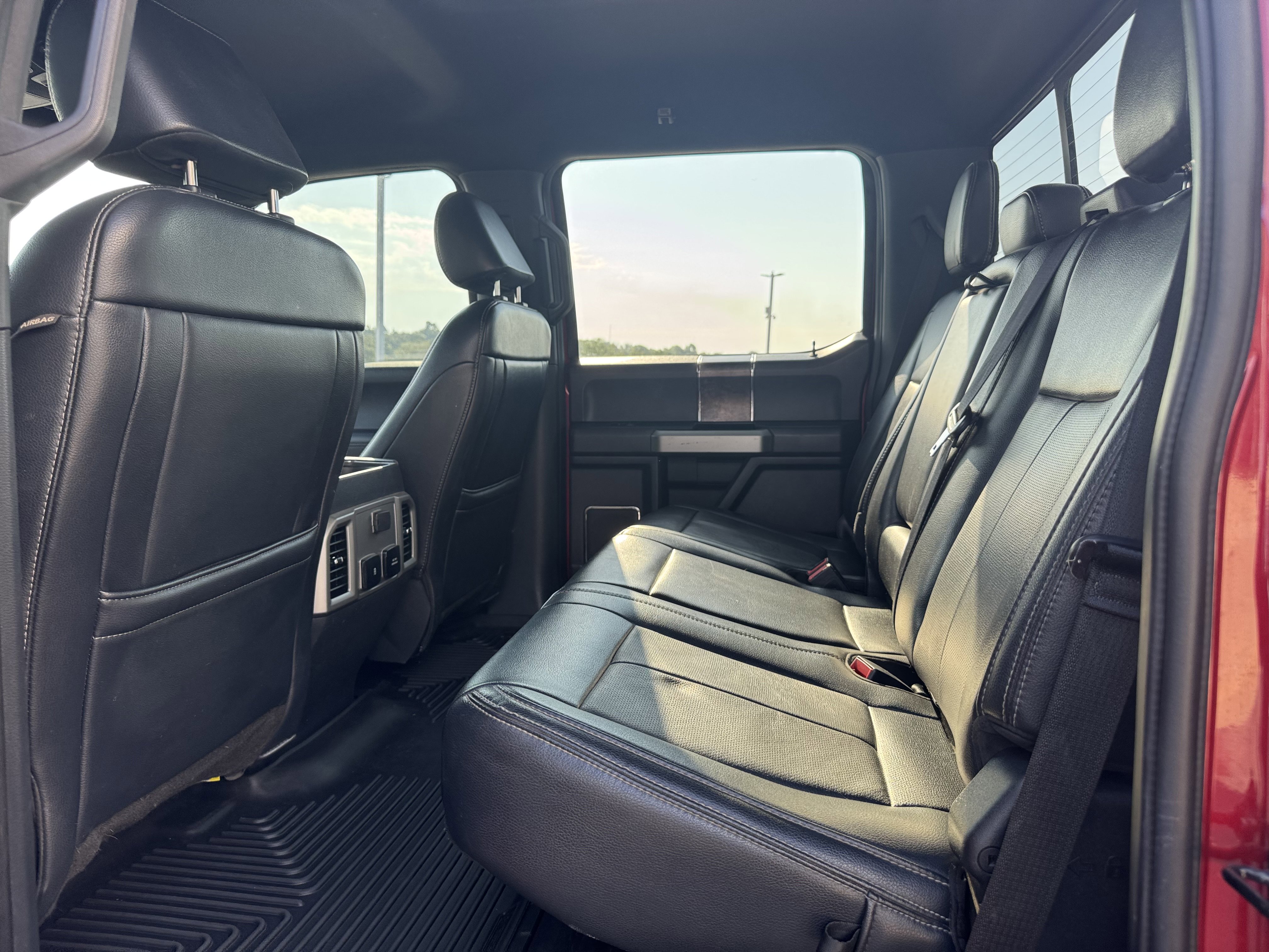 Used 2022 Ford F250 Lariat w/ FX4 Off-Road Package image 5