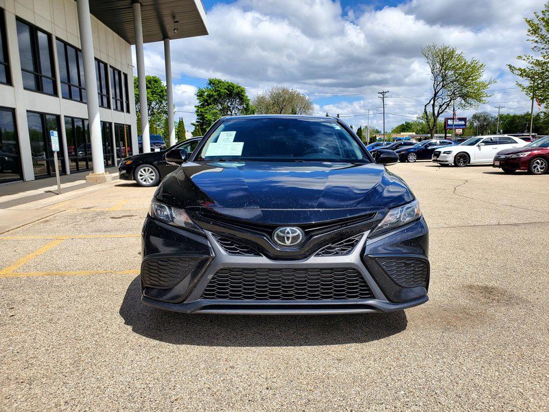Used 2024 Toyota Camry SE FWD image 2