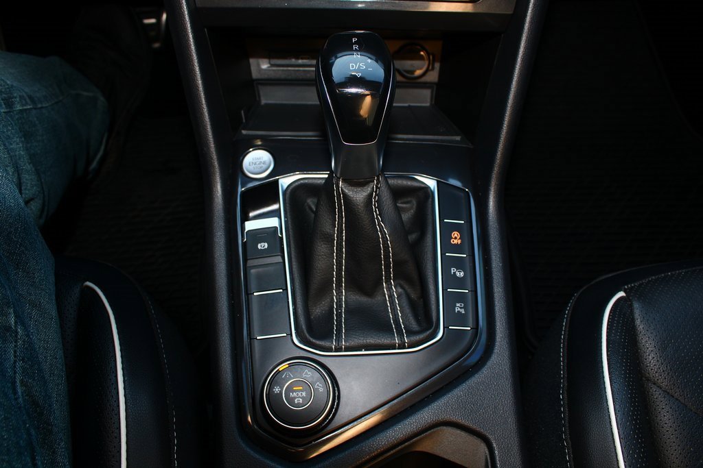 Used 2023 Volkswagen Tiguan SEL R-Line image 20