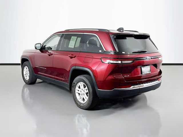 Used 2023 Jeep Grand Cherokee Laredo AWD/4WD image 5