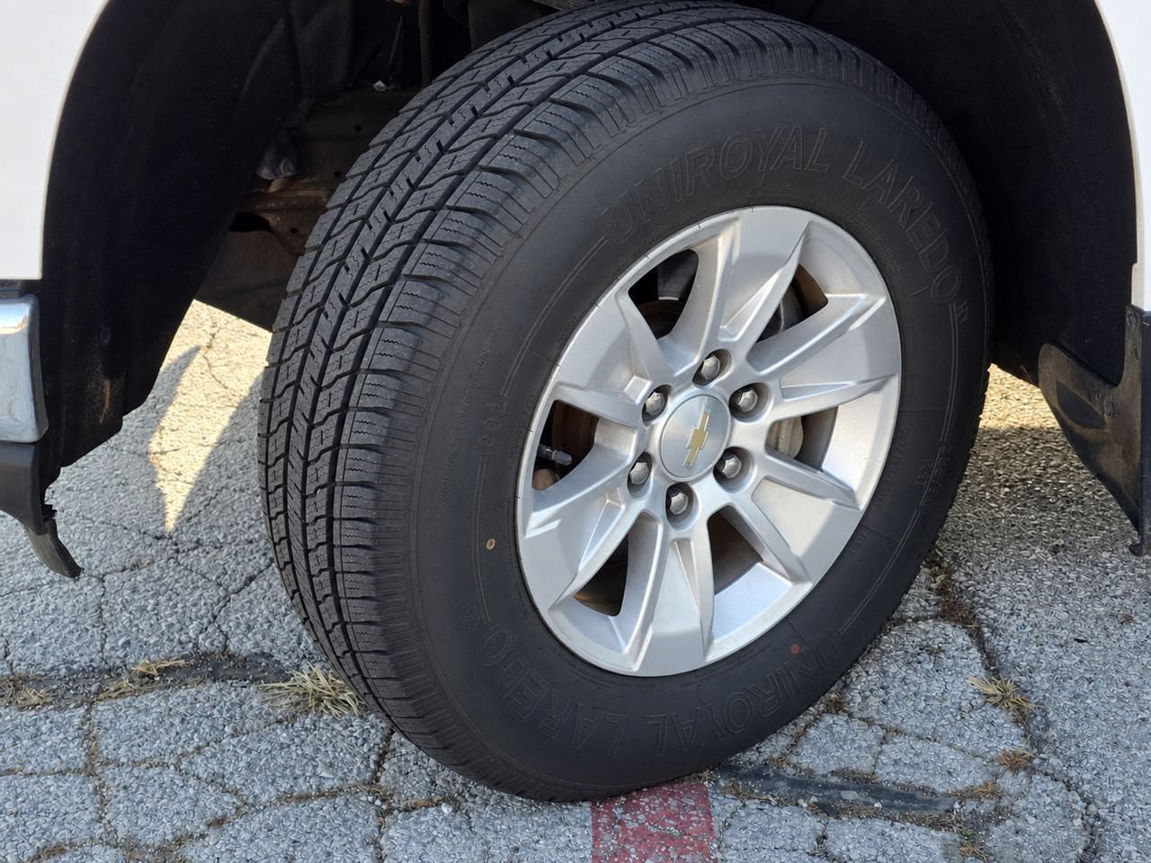Certified 2020 Chevrolet Silverado 1500 LT AWD/4WD image 15