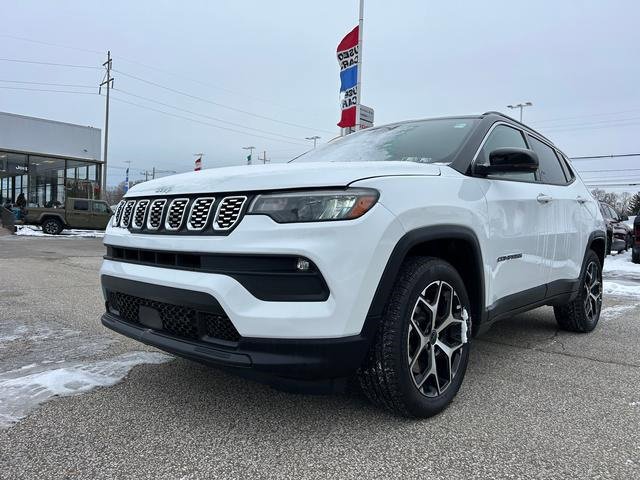 Used 2025 Jeep Compass Limited image 7