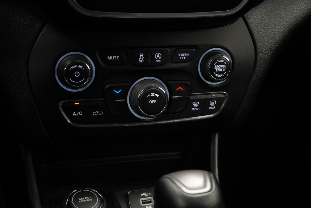 Certified 2021 Jeep Cherokee Latitude Lux AWD/4WD image 33