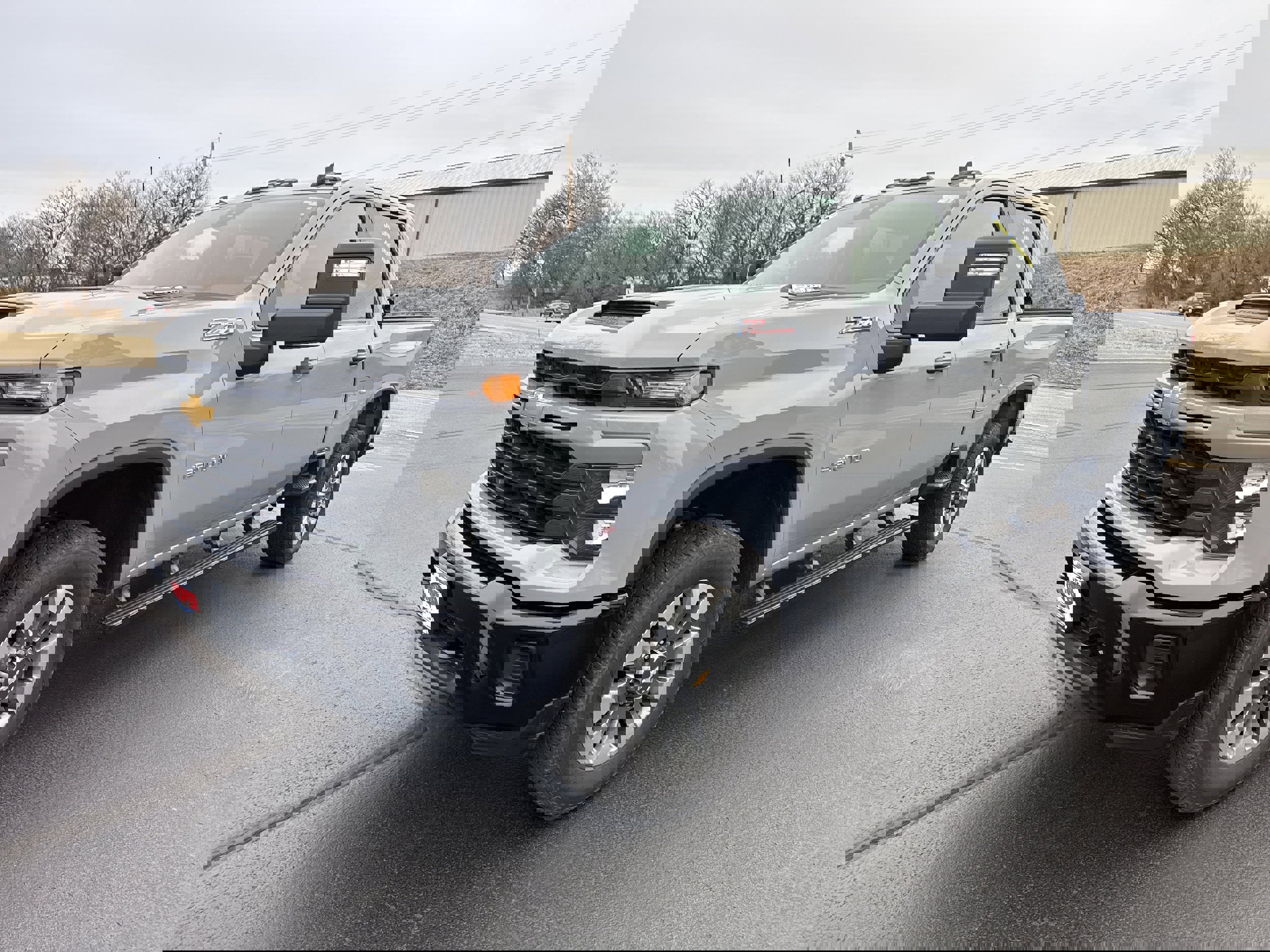 Used 2024 Chevrolet Silverado 2500 Custom w/ Custom Value Package image 5