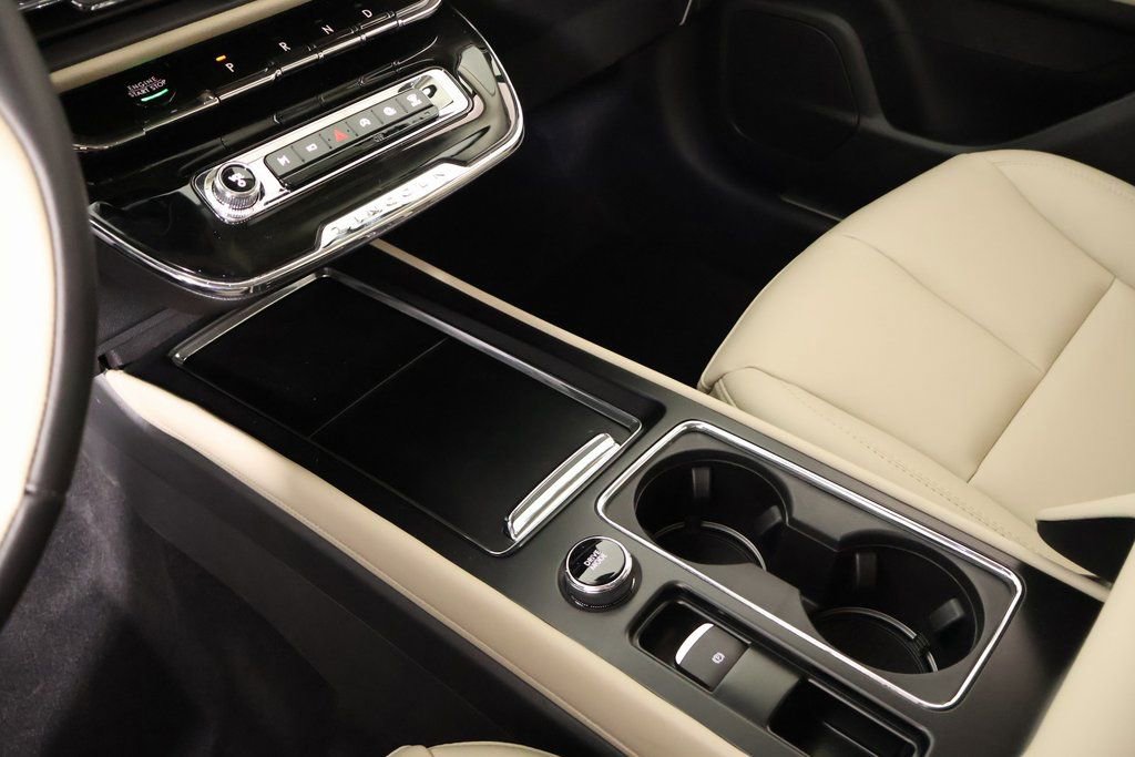 New 2026 Lincoln Corsair Premiere image 9