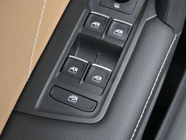 Used 2022 Volkswagen Tiguan SE image 13