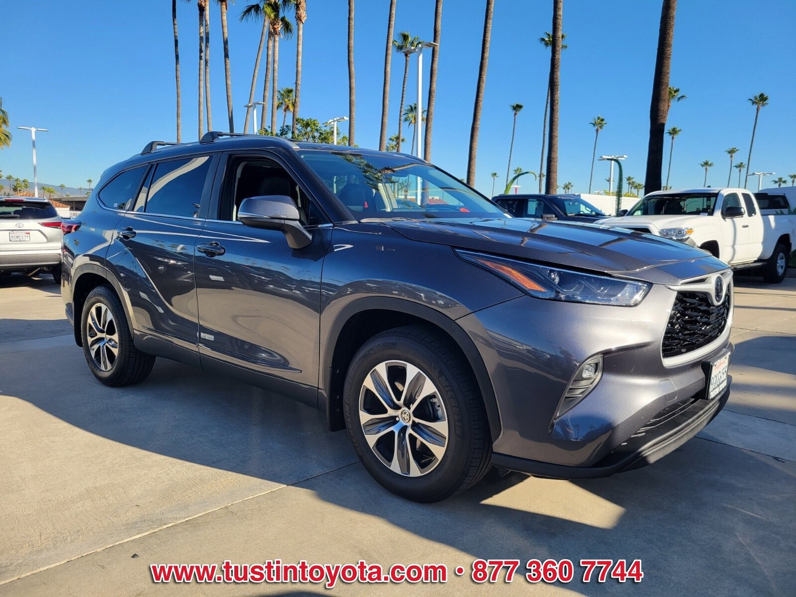 Certified 2023 Toyota Highlander XLE image 2