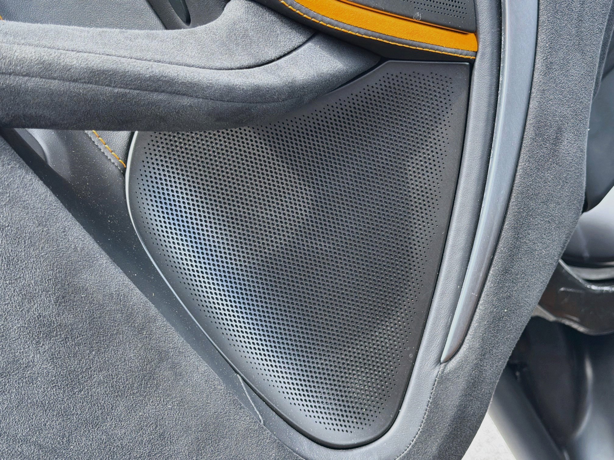 Used 2024 McLaren 750S Spider RWD image 18