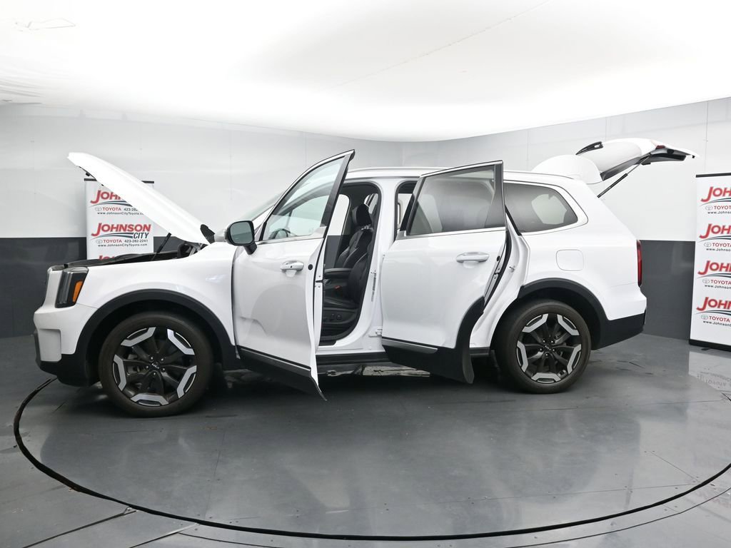 Used 2024 Kia Telluride S image 28