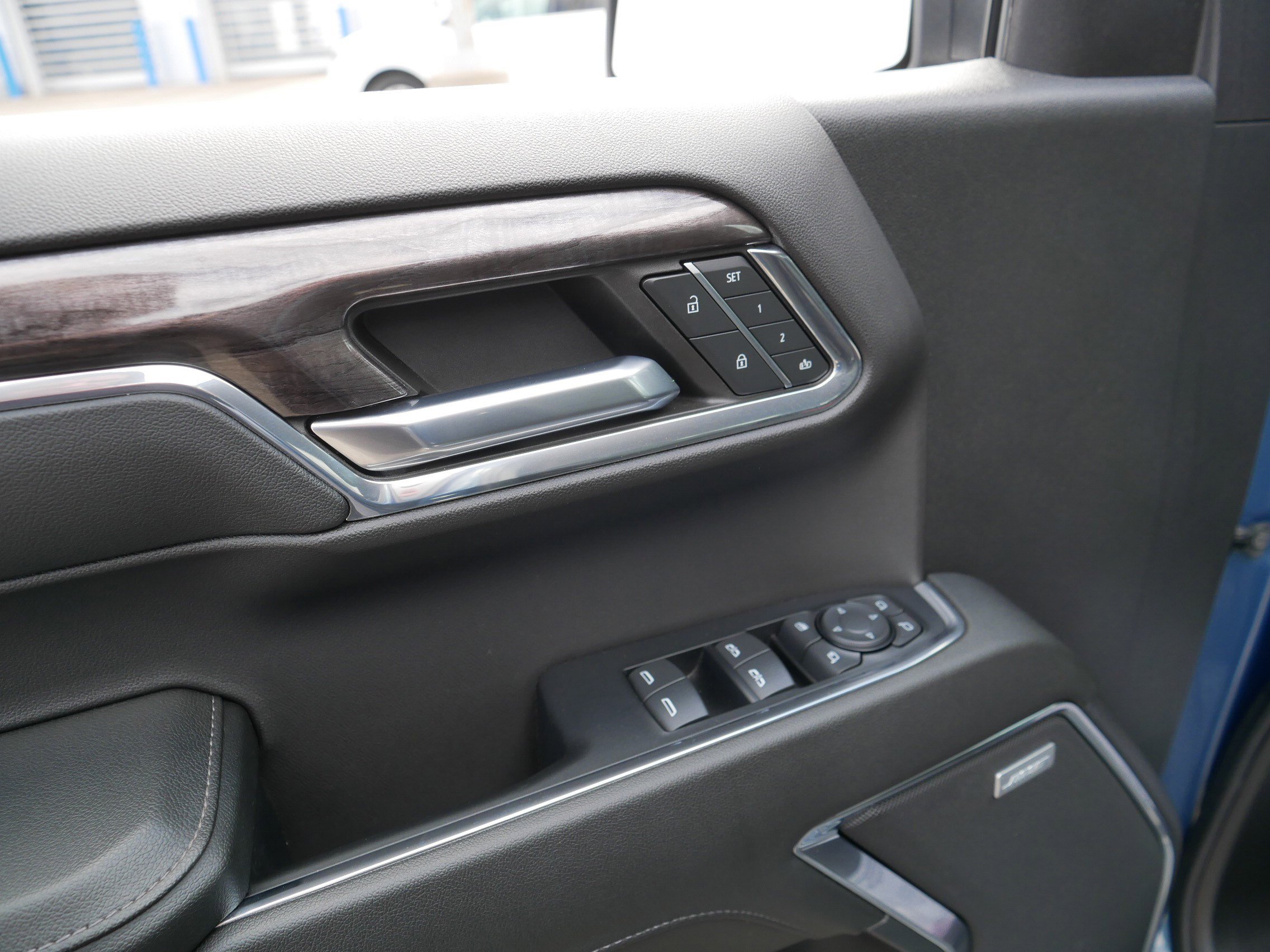 Used 2024 Chevrolet Silverado 1500 LTZ image 19