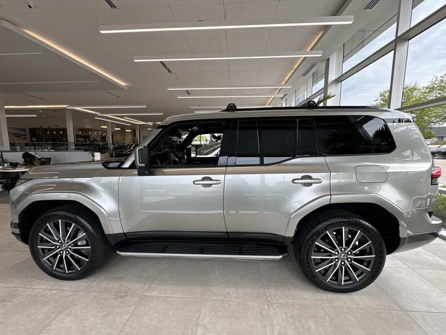Used 2025 Lexus GX 550 w/ Accessory Package (Z1) AWD/4WD image 7