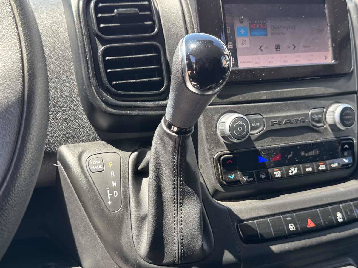Used 2025 RAM ProMaster 2500 w/ U-Haul Equipment Group FWD image 26