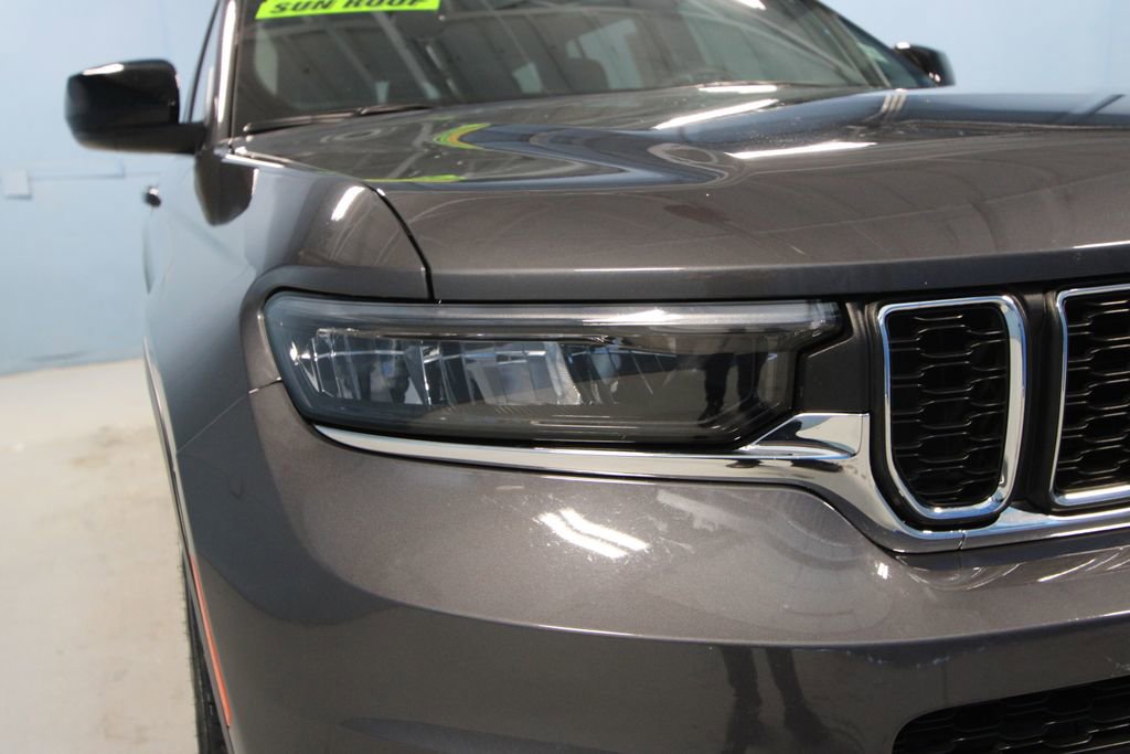 Used 2024 Jeep Grand Cherokee L Laredo image 40