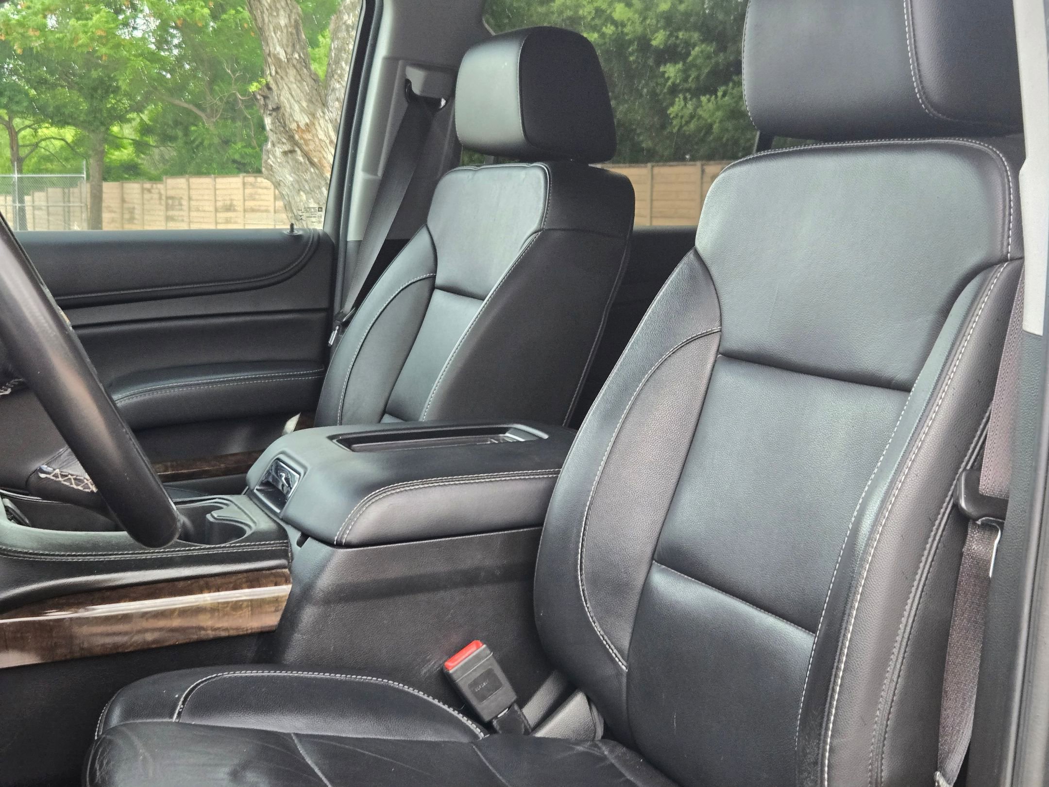 Used 2018 Chevrolet Suburban LT image 10