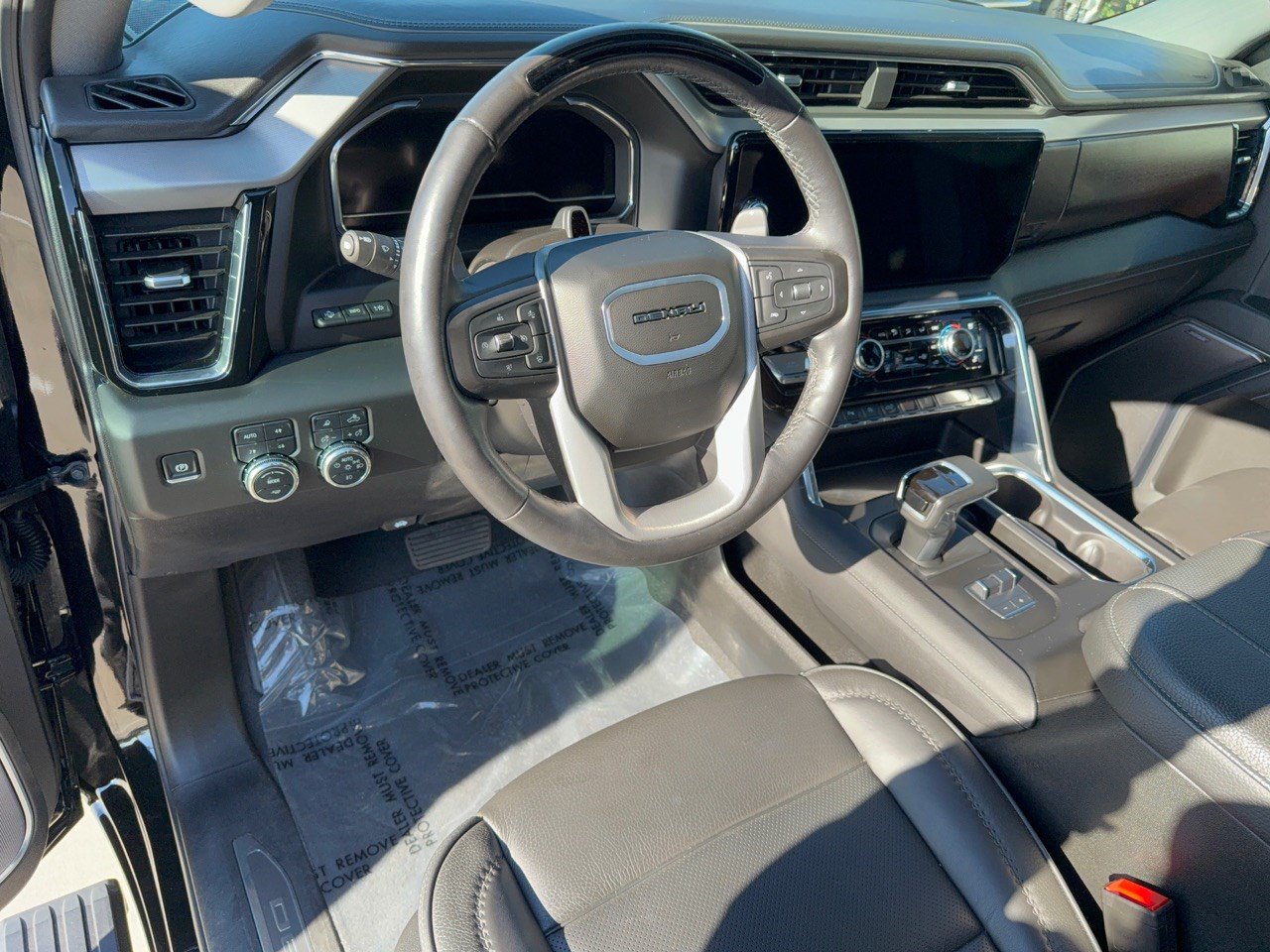 Used 2025 GMC Sierra 1500 Denali AWD/4WD image 4