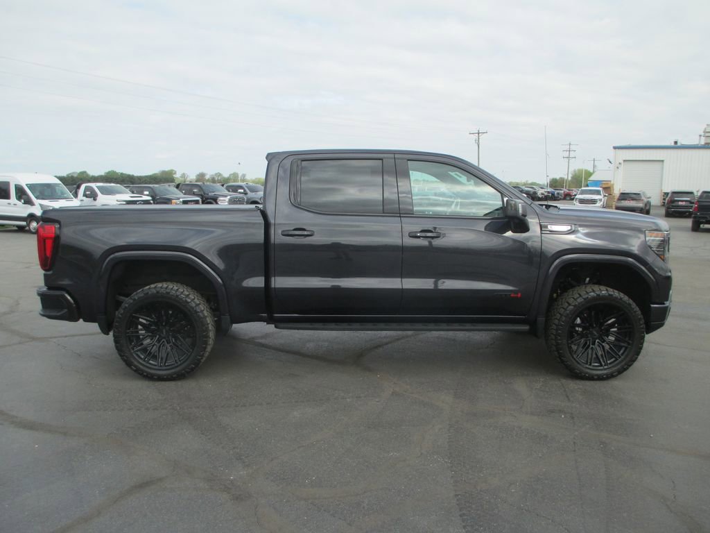 Used 2024 GMC Sierra 1500 AT4 w/ Technology Package image 4