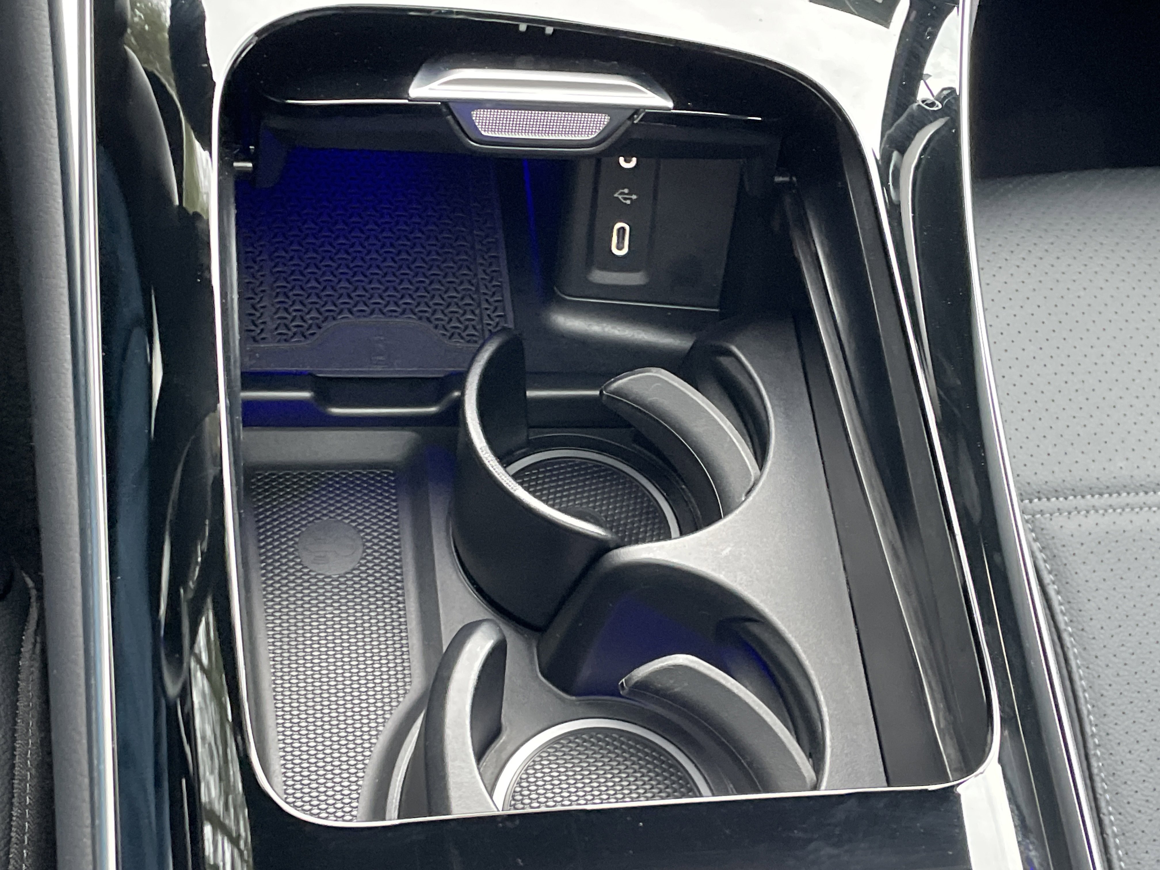 Certified 2025 Mercedes-Benz GLC 300 4MATIC image 37