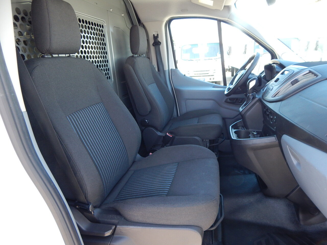 Used 2016 Ford Transit 150 130 Low Roof RWD image 21