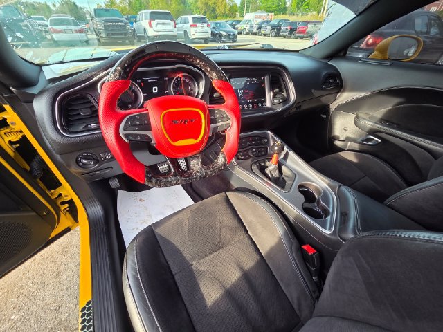Used 2017 Dodge Challenger R/T Scat Pack w/ Leather Interior Group RWD image 16