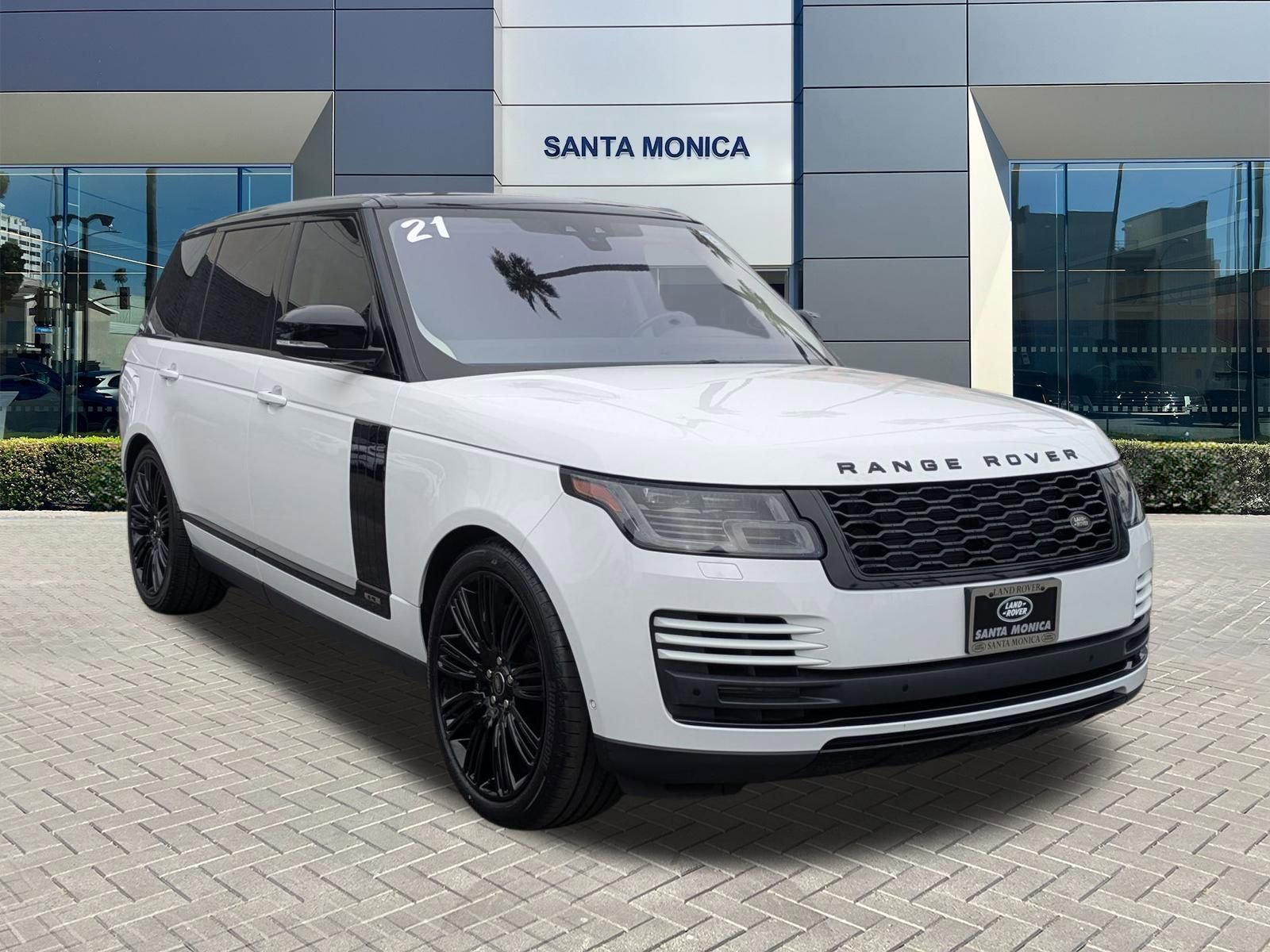 Used 2021 Land Rover Range Rover P525 Westminster Edition LWB image 3