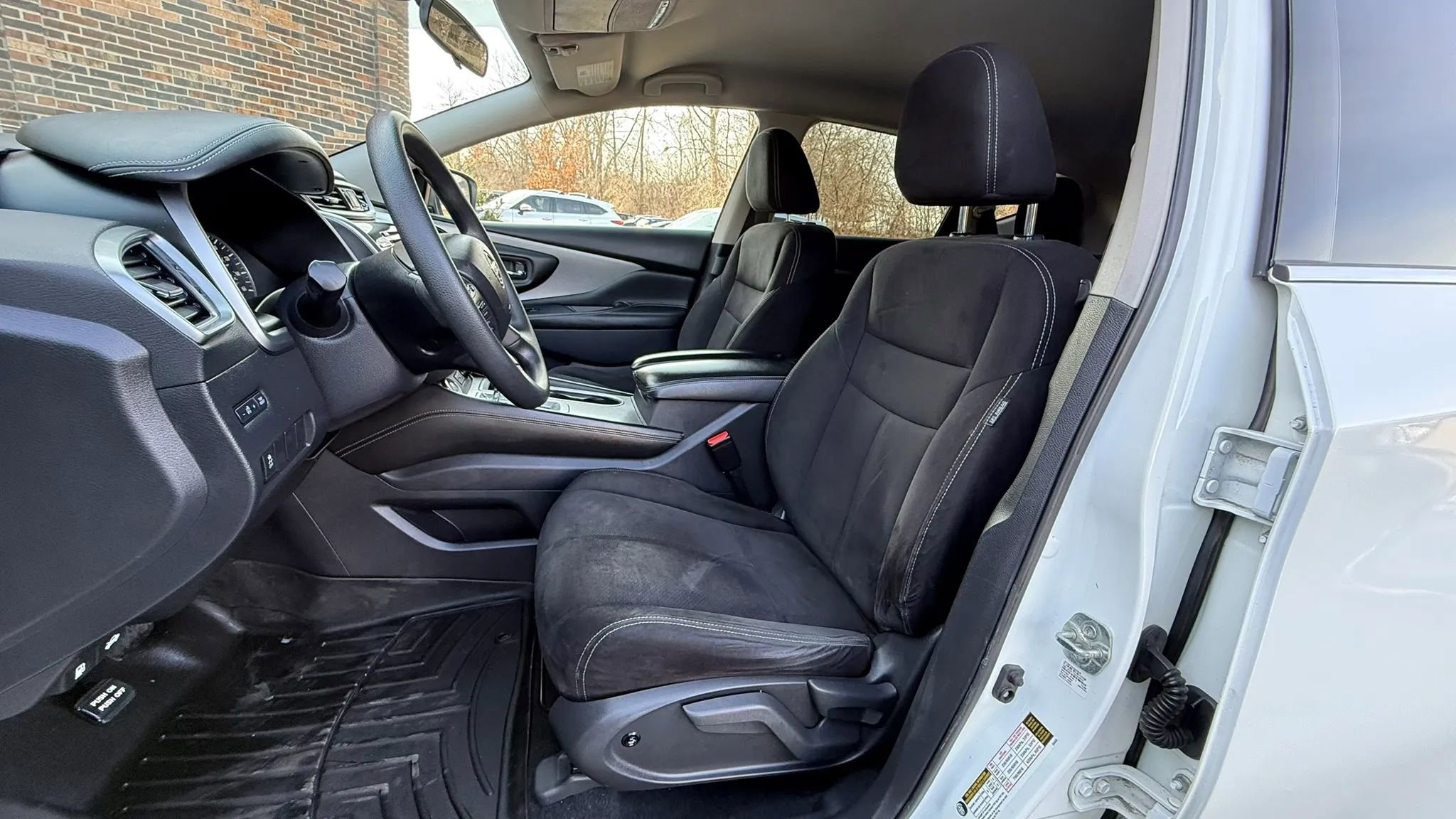 Used 2019 Nissan Murano S image 2