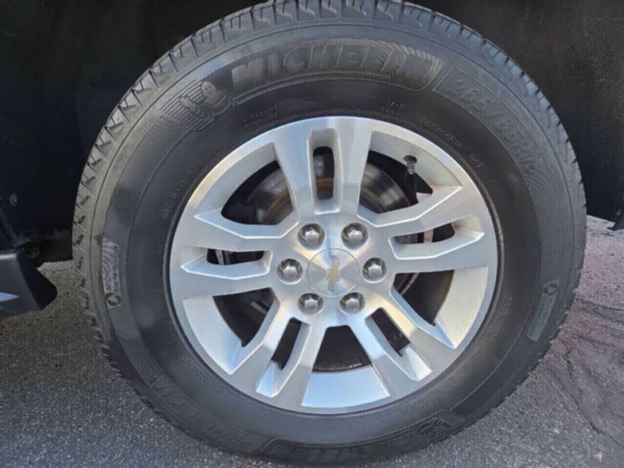Used 2020 Chevrolet Suburban LT AWD/4WD image 23