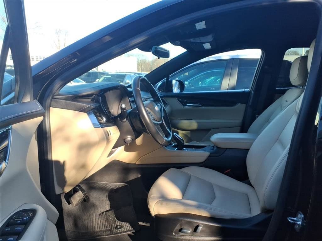 Used 2019 Cadillac XT5 FWD image 12