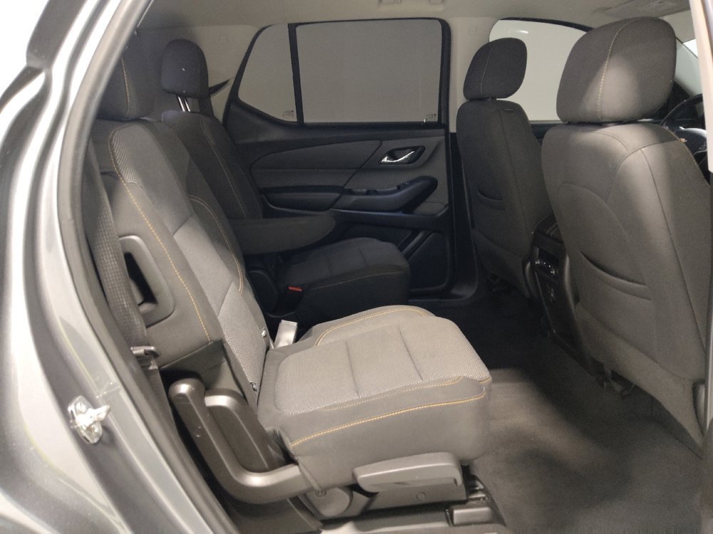 Used 2020 Chevrolet Traverse LT image 19
