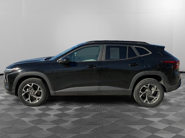 Certified 2024 Chevrolet Trax LT w/ Driver Confidence Package FWD image 2