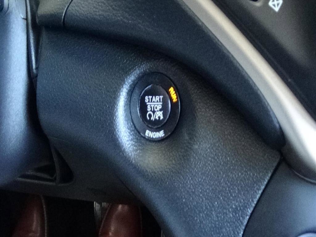 Used 2015 Jeep Cherokee Latitude w/ Comfort/Convenience Group image 18