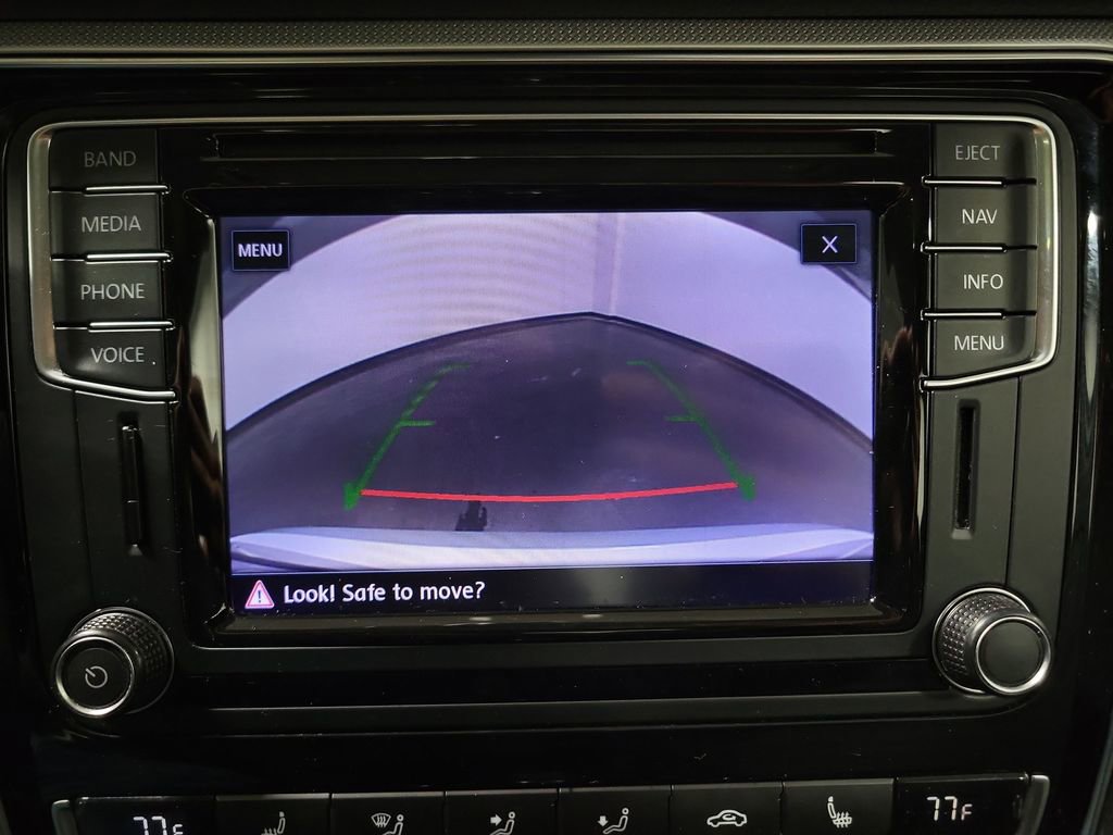 Used 2017 Volkswagen Passat 1.8T SEL Premium image 19