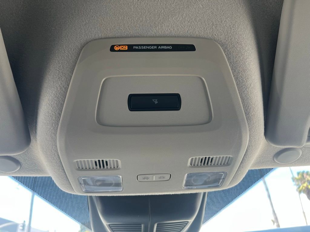 Used 2022 Ford E-Transit 148 High Roof Extended image 22