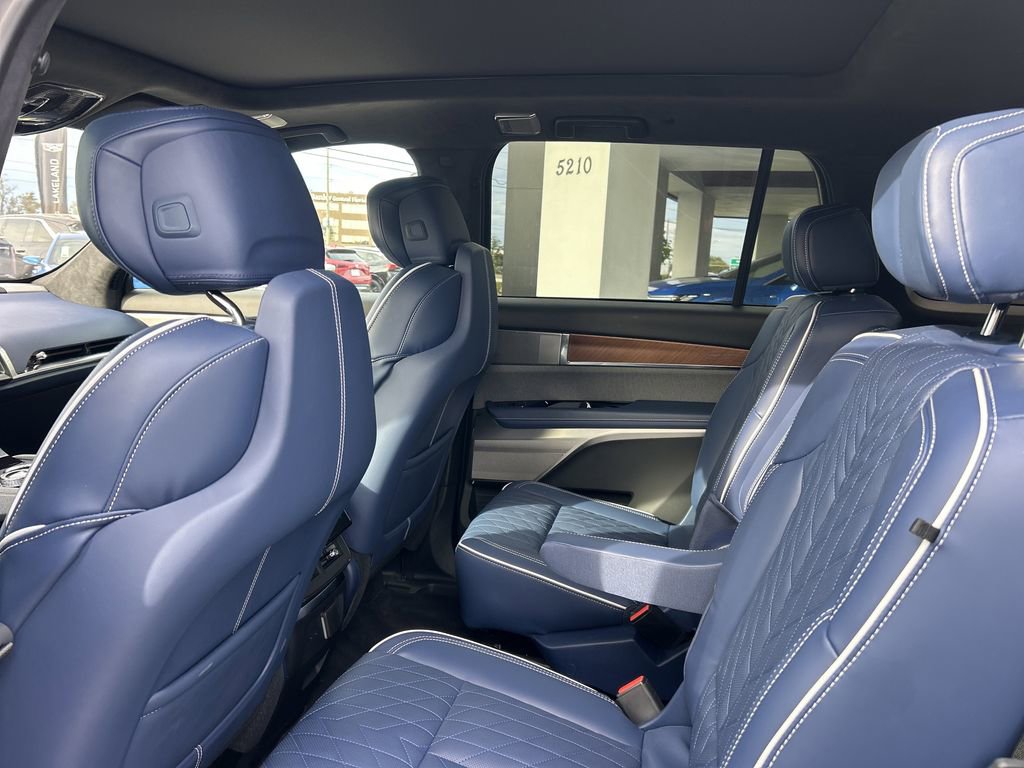 New 2026 Cadillac Vistiq Premium Luxury image 17