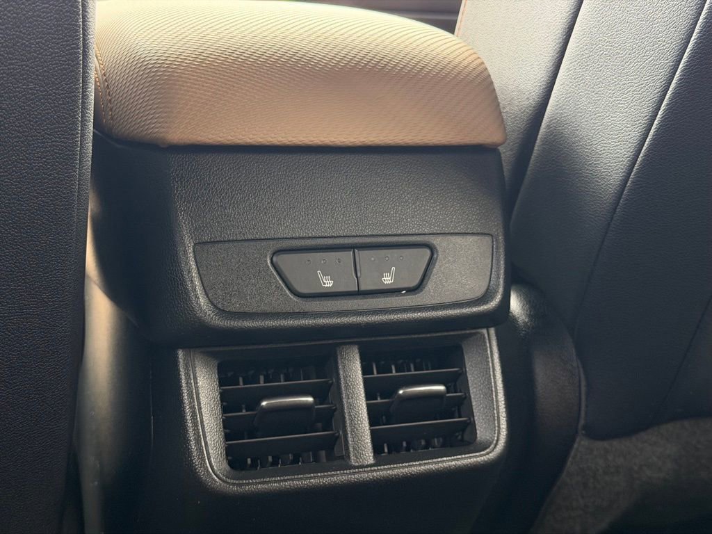 Used 2025 Chevrolet Equinox ACTIV w/ Convenience Package III image 26