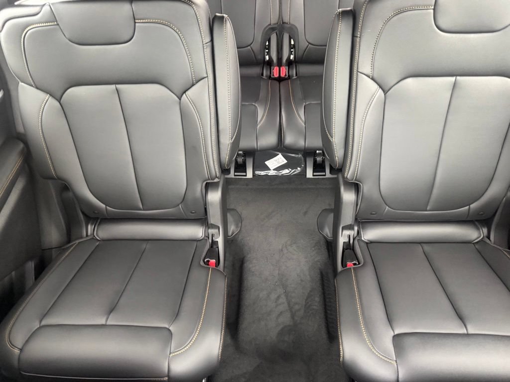 New 2026 Jeep Grand Cherokee L Limited AWD/4WD image 31