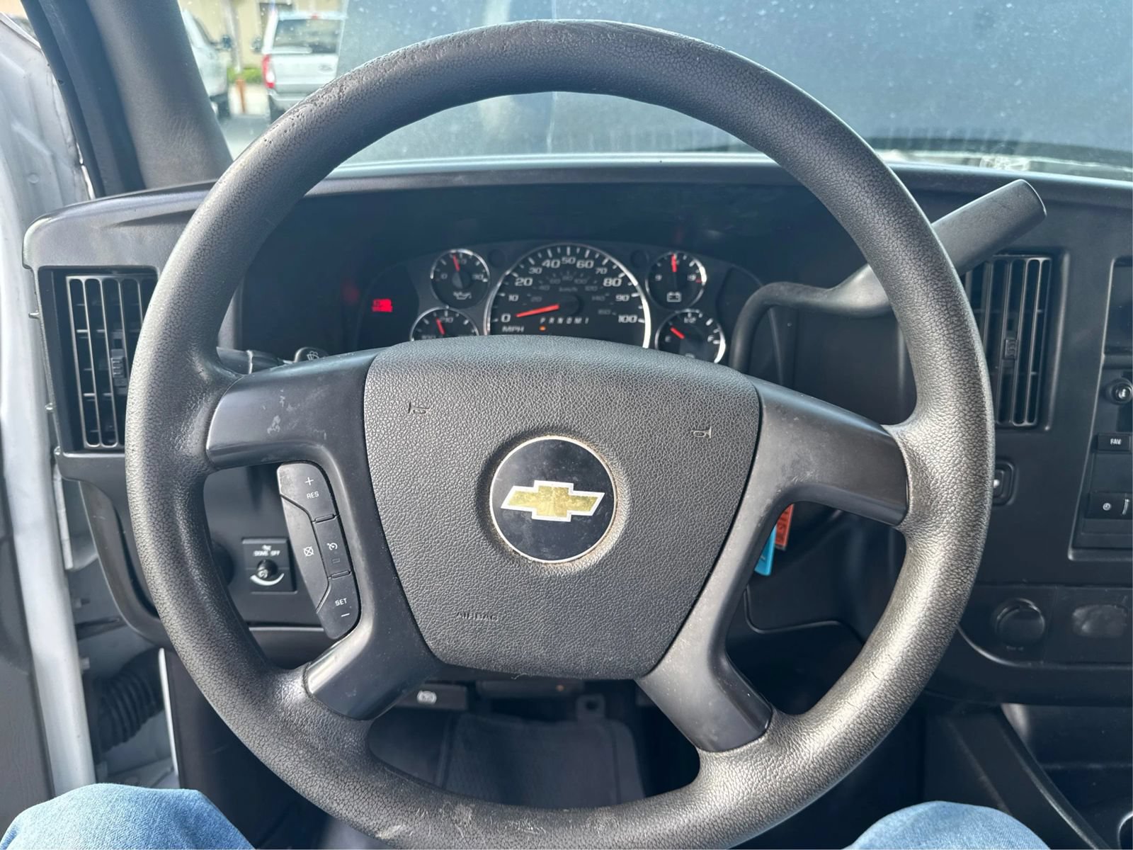 Used 2015 Chevrolet Express 3500 Extended RWD image 19