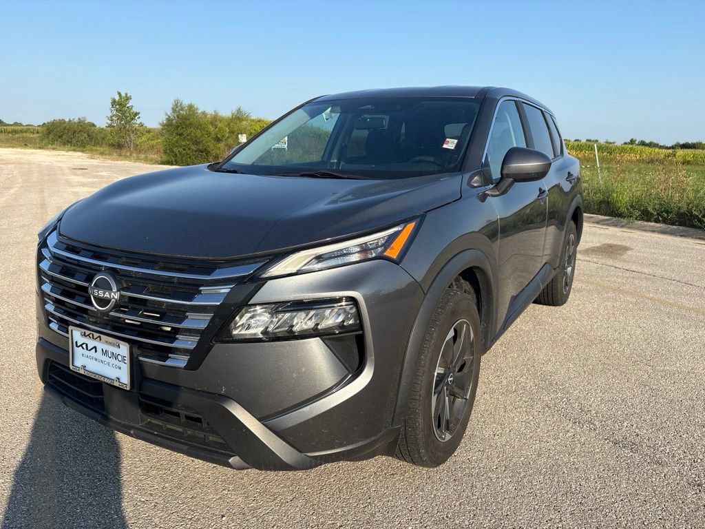 Used 2024 Nissan Rogue SV AWD/4WD image 6