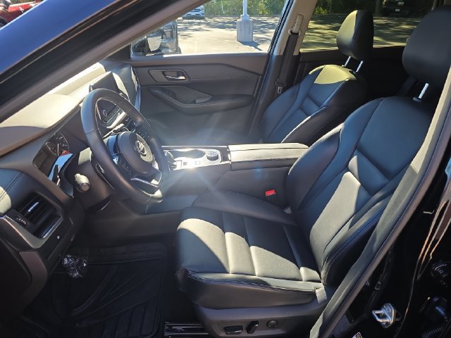 Used 2023 Nissan Rogue SV w/ SV Premium B Package AWD/4WD image 11