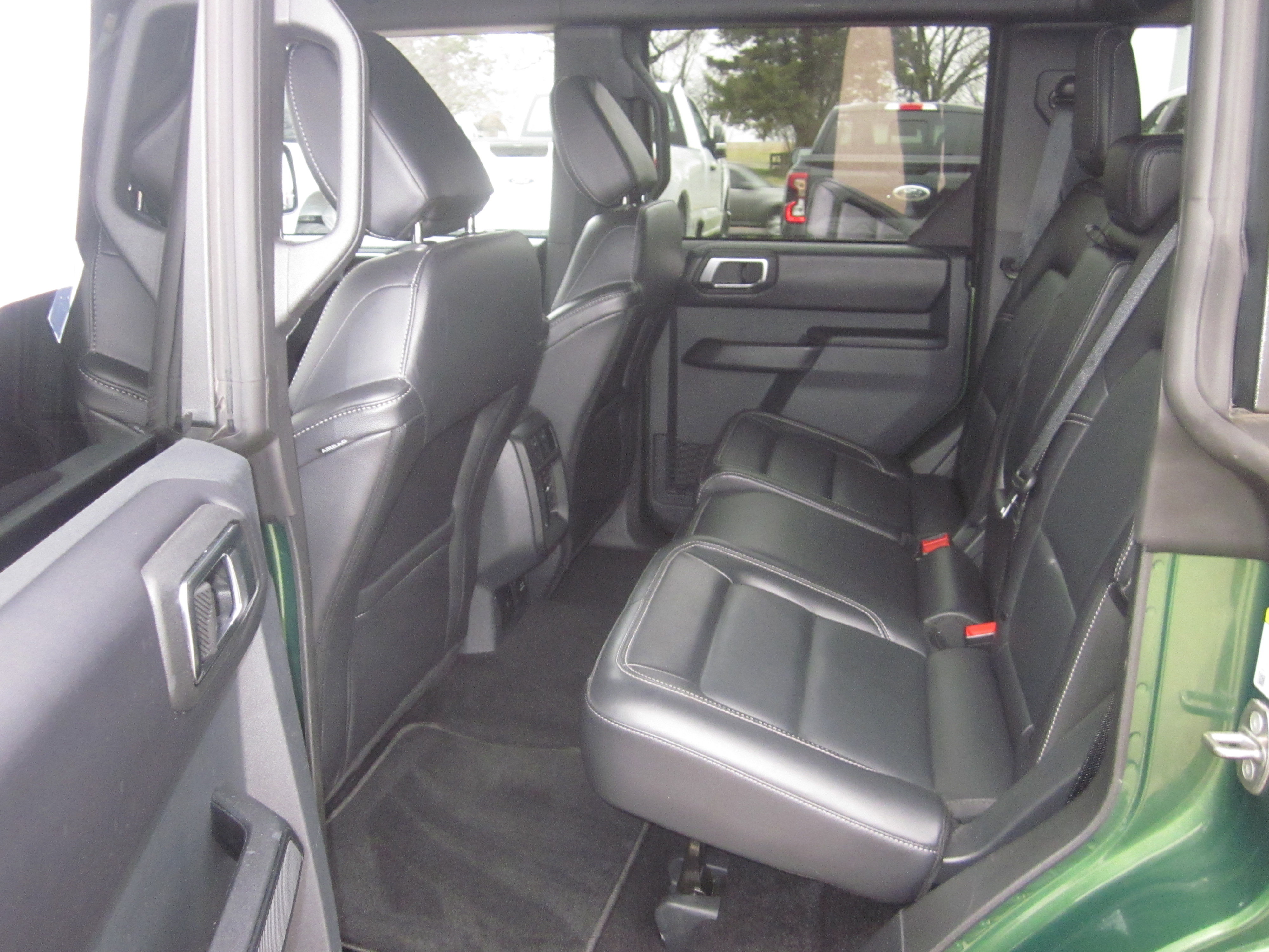 Used 2025 Ford Bronco Outer Banks image 11