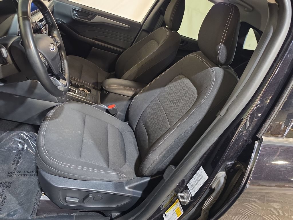 Used 2024 Ford Escape Active AWD/4WD image 13