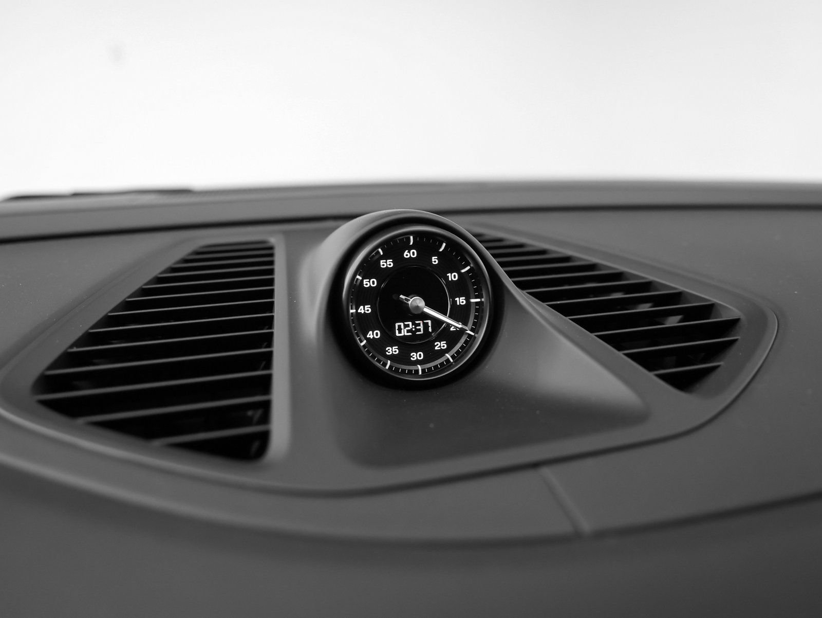 New 2025 Porsche Macan 4 Electric image 43