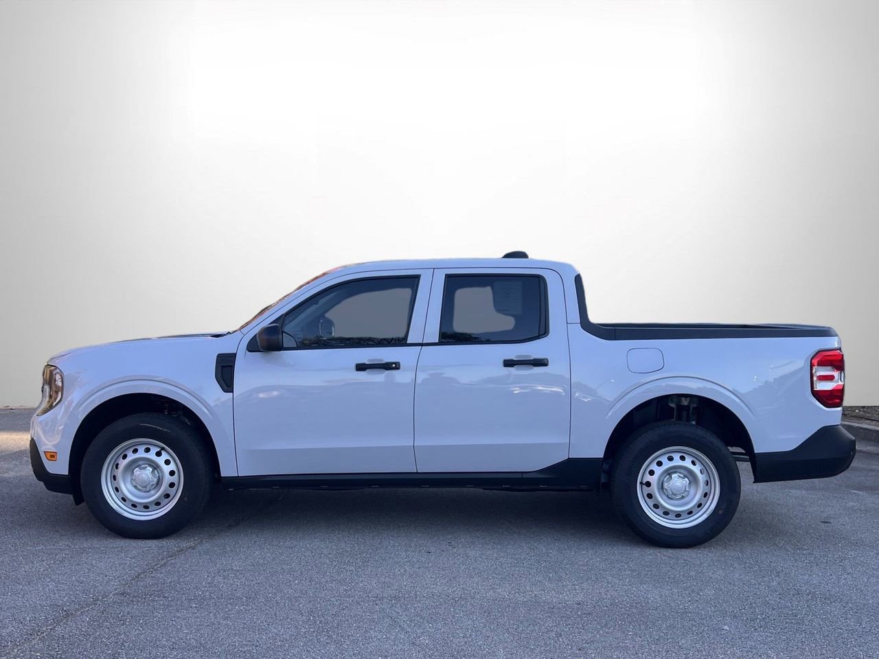 New 2025 Ford Maverick XL image 22