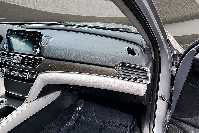 Used 2019 Honda Accord Touring image 13