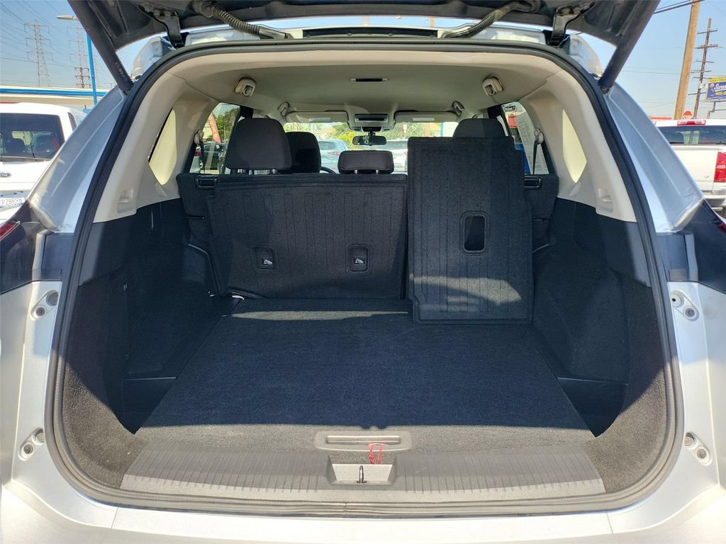 Used 2024 Nissan Rogue SV AWD/4WD image 17