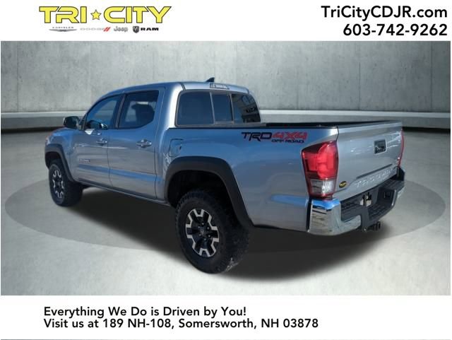 Used 2016 Toyota Tacoma TRD Off-Road image 3